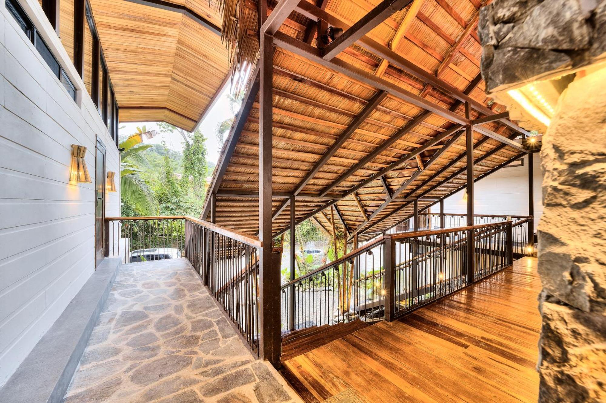 Conga Boutique Hotel Puerto Viejo de Talamanca 外观 照片
